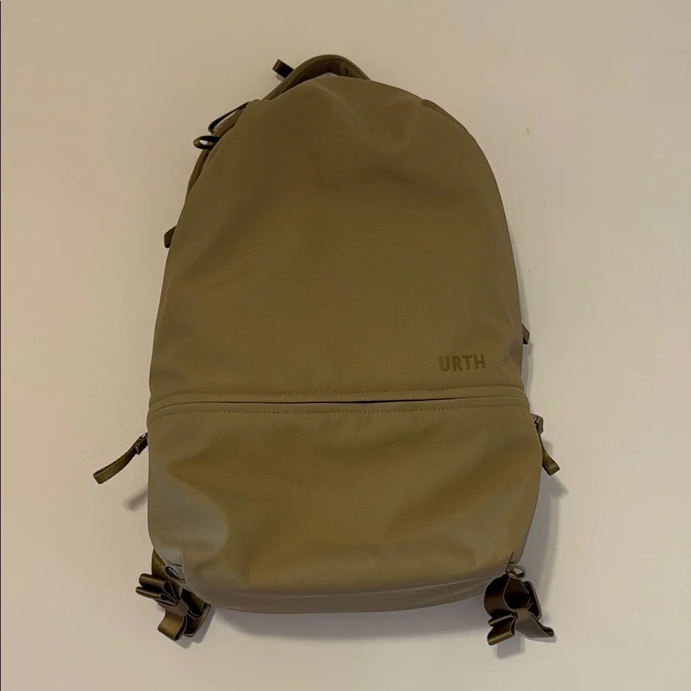 Urth Arkose 20L Backpack – 15” Laptop Bag, Weatherproof + Recycled (Beige)